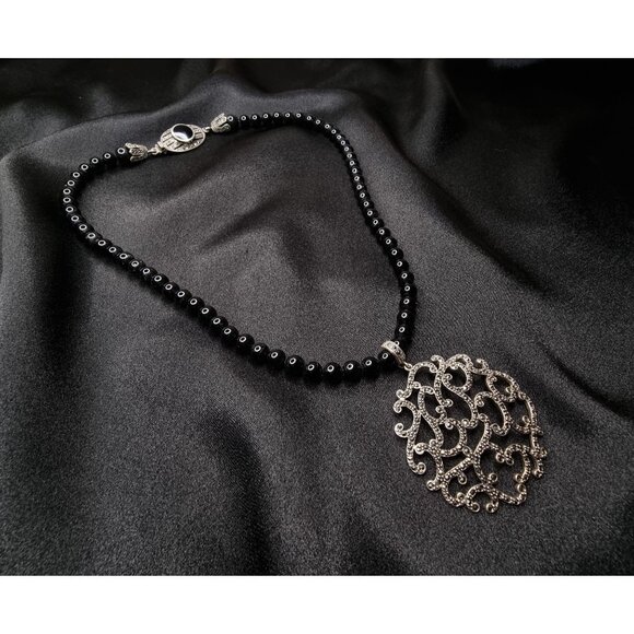 Vintage Onyx & Sterling Silver 925 Necklace With Ornate Pendant & Intricate Clas - Picture 3 of 5
